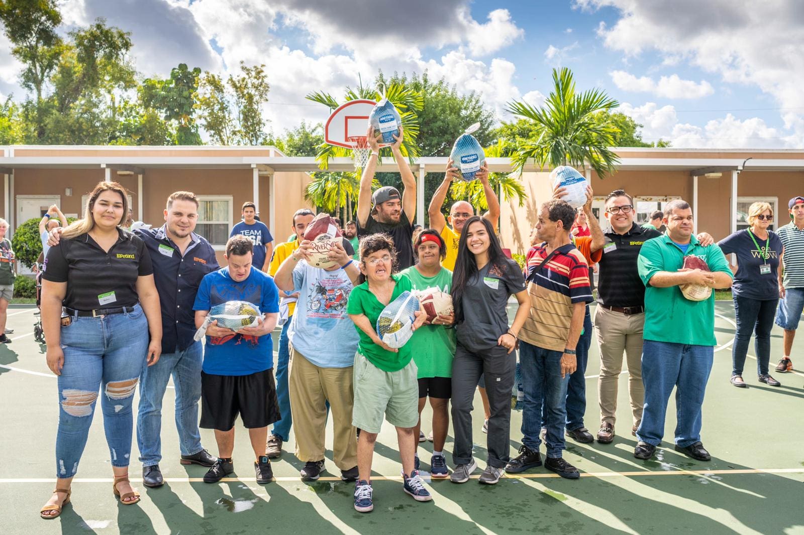 Petland Miami Donates Turkeys to Families