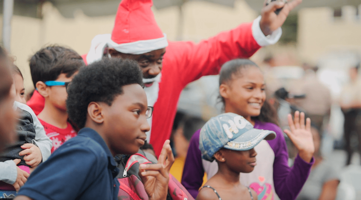 Petland Donates to Arthur Mays Toy Drive